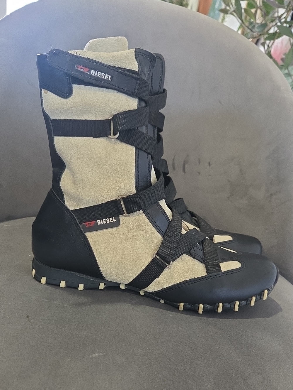 Diesel Vintage Y2K Two-Tone Black and Cream Lace-Up Ankle Boots